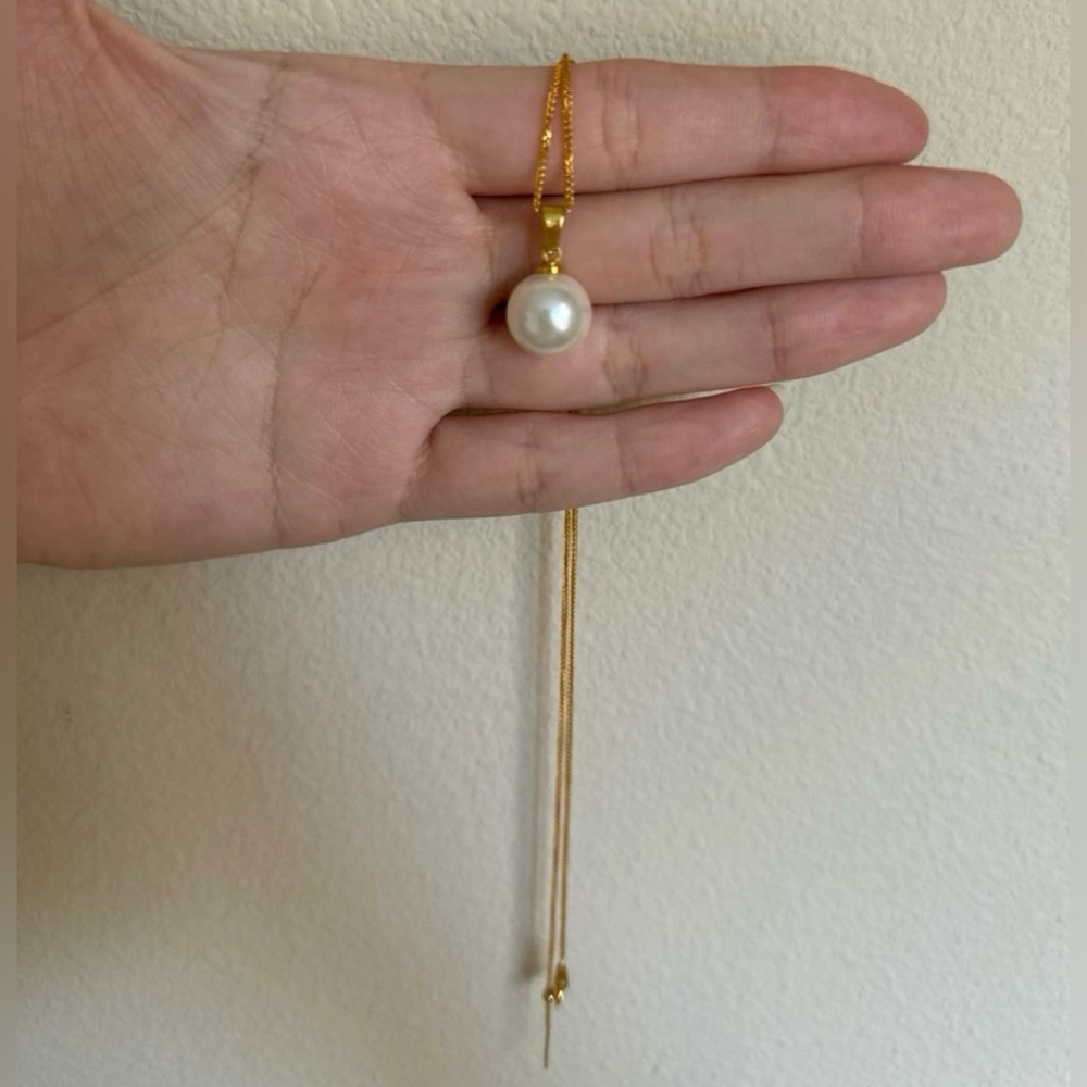 Freshwater Pearl Pendant and Necklace